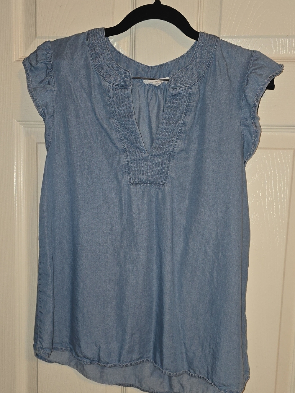 Chambray Split-Neck Women's Tunic Top - Light Blue